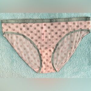Victoria’s Secret mesh clover bikinis, size M. NWOT.